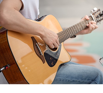 Guitarras y bajos